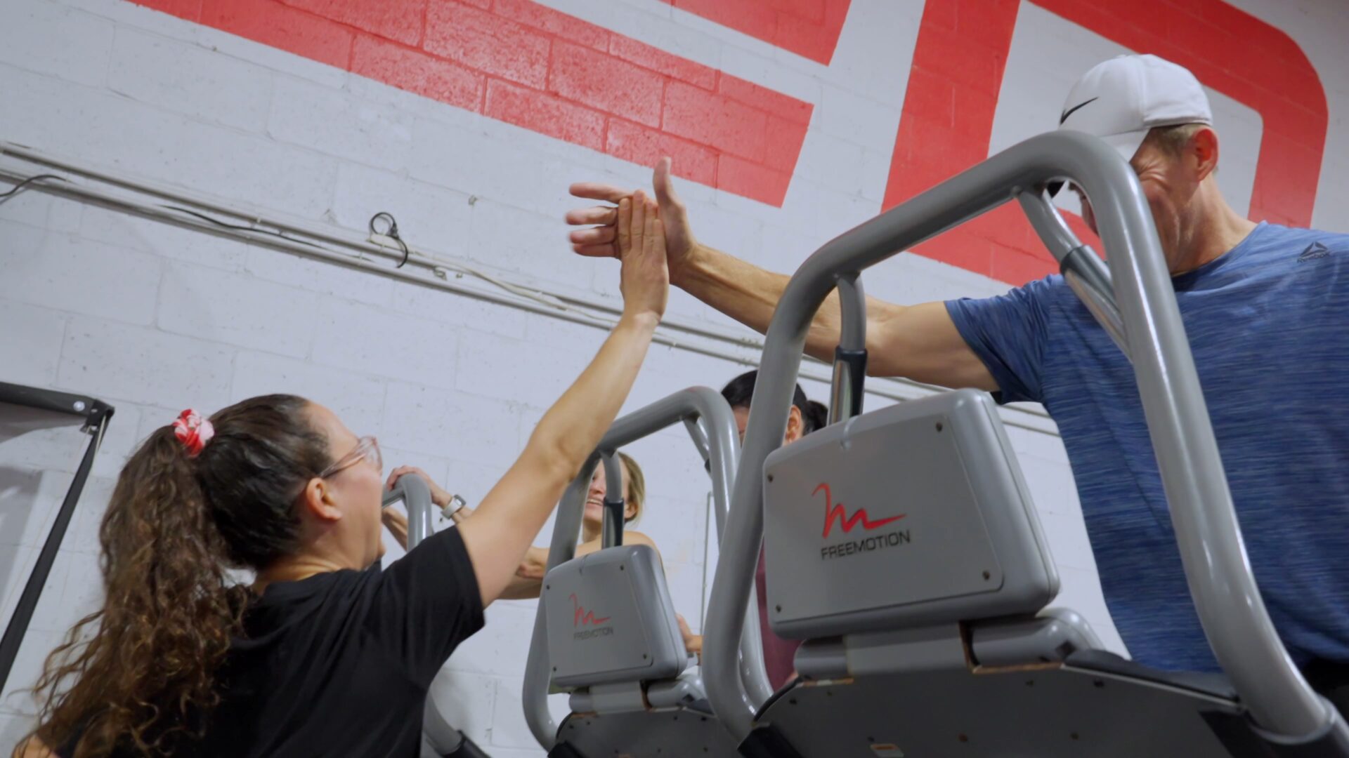 Personal trainer at Elite Edge, Atlanta training a client